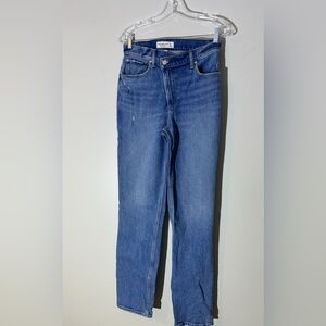 Abercrombie and Fitch 90s straight ultra high rise jeans size 27/4 medium wash